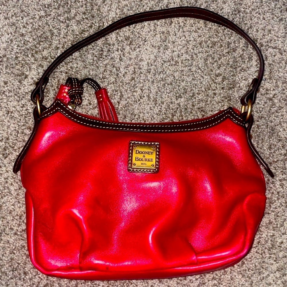 ✨♥️ Vintage Dooney & Bourke Florentine Leather Tassel Shoulder Bag ♥️✨